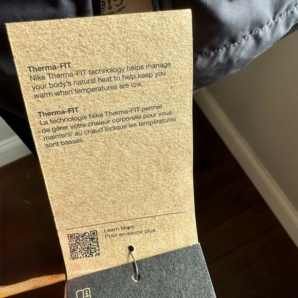 NWT♥️ Nike Thermal fit Women's Black Puffer Vest, MED - Picture 12 of 14